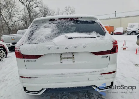 2026 Volvo Xc60 Plus z USA, uszkodzony, nr VIN YV4M12RC7T1393773